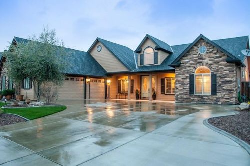 6722 Damsen Ave, Visalia, CA 93291-9619