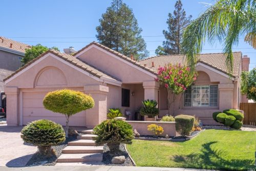 832 Derry Cir, Vacaville, CA 95688-8509