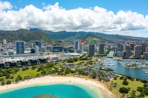 410 Atkinson Dr, Honolulu HI  96814-4730 exterior