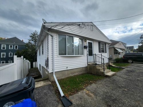 47 Kimball St, Providence, RI 02908-4011