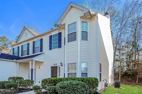 5500 Hampton Ct, Atlanta GA  30349-8306 exterior