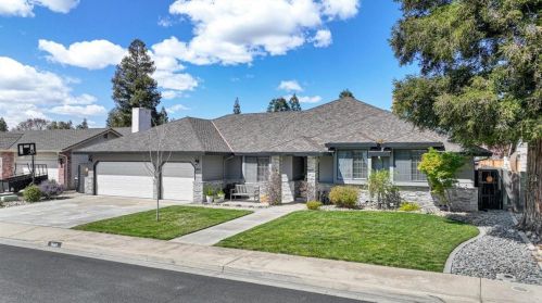 2665 Hawkeye Ave, Turlock CA  95380-2950 exterior