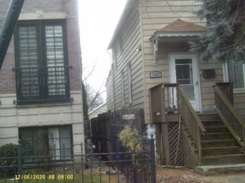 5703 Ravenswood Ave, Chicago, IL 60660-3913
