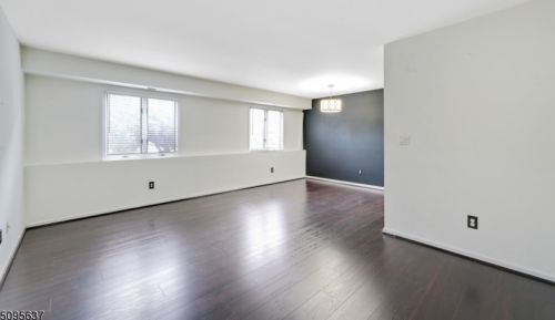 385 Midland Ave, Outwater, NJ 07026-1626