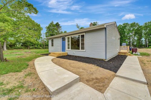 20 Gladney Ave, Berkeley Township, NJ 08721-1241