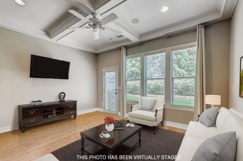 5569 High Point Rd, Atlanta GA  30342-5038 exterior