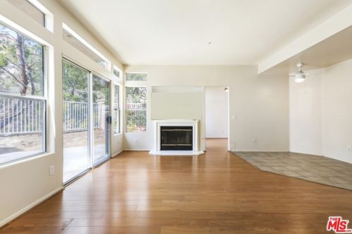 889 Calle Amable, Glendale CA  91208-3058 exterior
