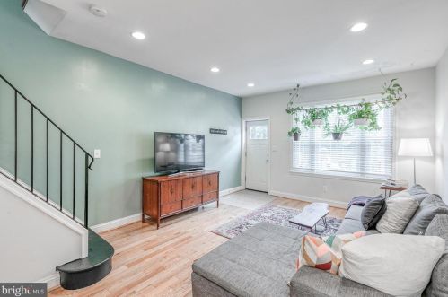 1034 Cantrell St, Philadelphia, PA 19148-3007