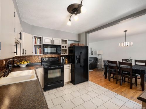 3372 Saratoga Ave, Englewood CO 80110-6204 exterior