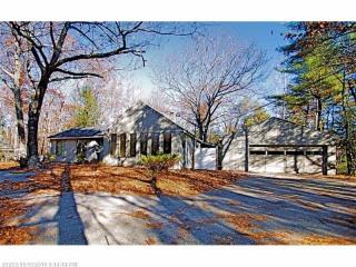 61 Mountain Rd, Portland, ME 04105-2532