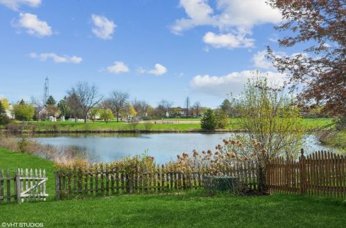 61 Dellmont Ct, Buffalo Grove, IL 60089-6819