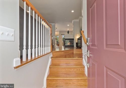 8106 Cerromar Way, Gainesville, VA 20155-2873