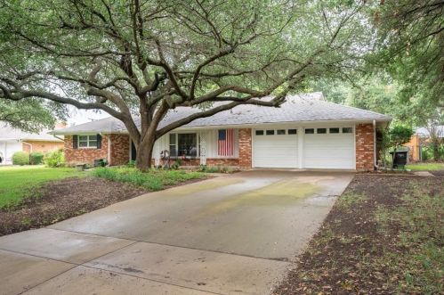 5901 Wimbleton Way, Fort Worth, TX 76133-3607