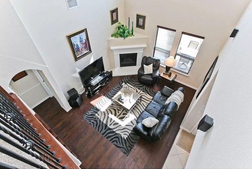 1013 Chickasaw Dr, Carrollton, TX 75010-1116