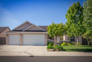 3387 Old Lantern Dr, Redding, CA 96003-2179