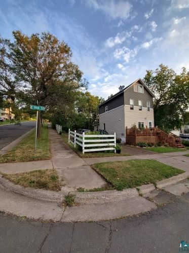 403 9th St, Duluth MN  55810-2814 exterior