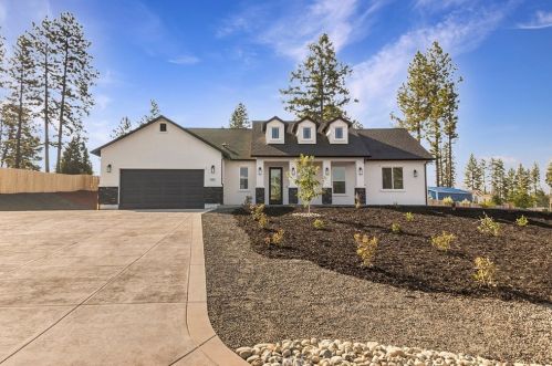 1432 Lofty Ln, Paradise, CA 95969-2101