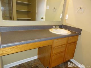 536 Runnymede Ct, Greenfield IN  46140-7021 exterior