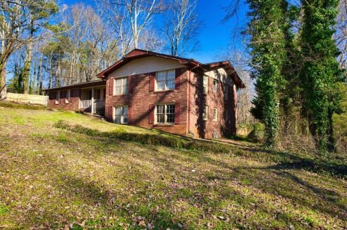 2550 Stoney Brook Ln, Marietta, GA 30062-2540