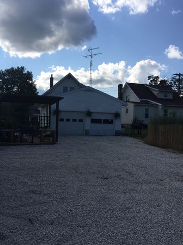 355 Clink Blvd, Crestline, OH 44827-1303