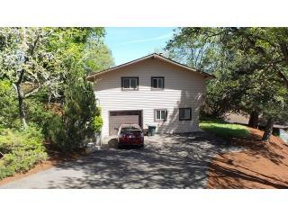 1965 Crest Ct, Roseburg, OR 97471-1724