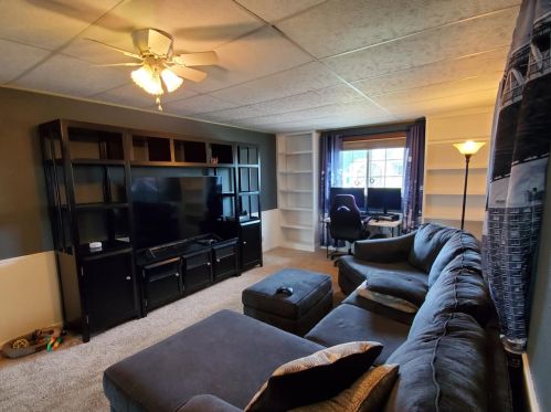 423 Saginaw Dr, Valpo IN 46385-8117 exterior