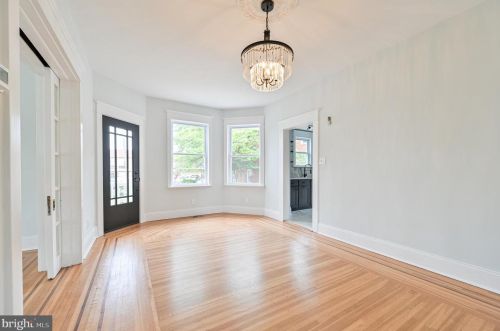 90 Holly Ave, Pitman NJ  08071-1249 exterior