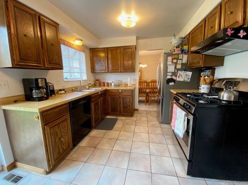 1634 Dawson Way, Aurora CO 80012-5769 exterior