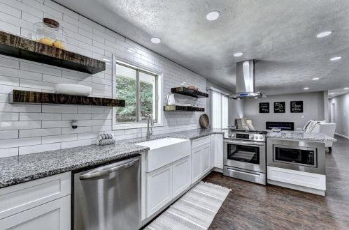 2800 Meadow Lark Trl, Duluth GA  30096-3971 exterior