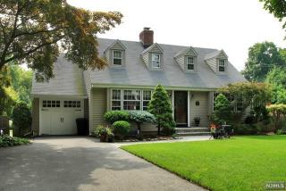 451 Cambridge Rd, Ridgewood, NJ 07450-1804