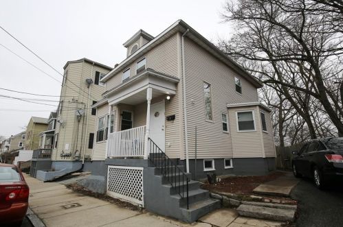 3 Alton St, Providence, RI 02908-4602
