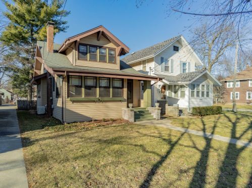 2038 Oxford St, Rockford, IL 61103-4833