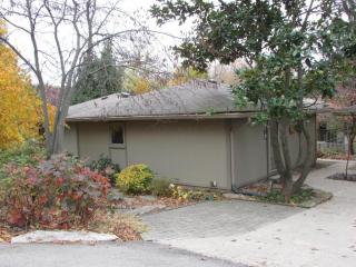 727 Lake Shore Dr, Columbus, OH 43235-1235