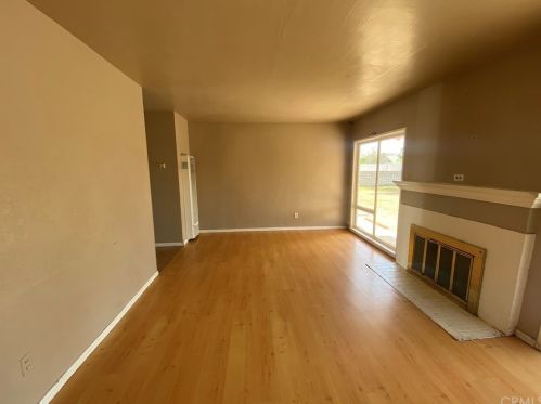 1484 9th St, Colton, CA 92324-2402