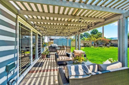 6236 Woodsboro Ave, Anaheim CA  92807-2347 exterior