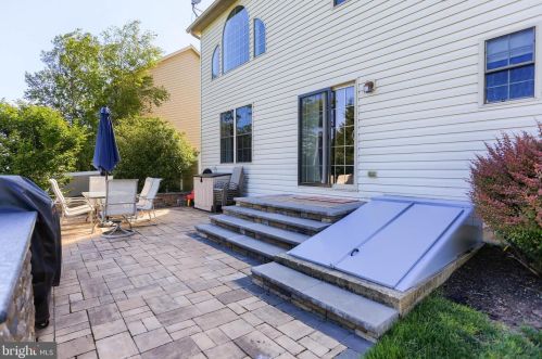 1443 Farm Cross Way, York PA  17408-8537 exterior