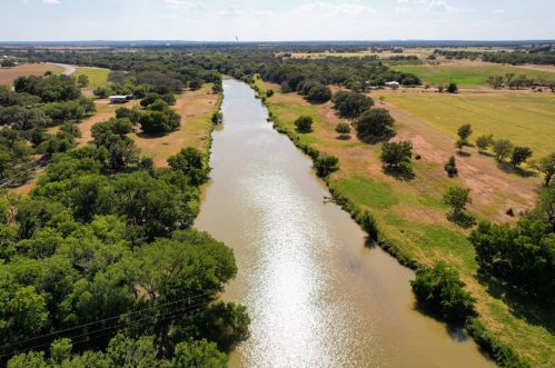 511 Ranch Road 1, Stonewall, TX 78671-3705