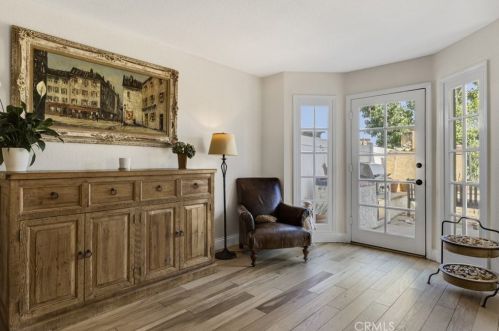 814 Links Vw Dr, Simi Valley CA 93065-6654 exterior