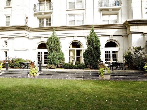 199 14th St, Atlanta GA  30318-7827 exterior