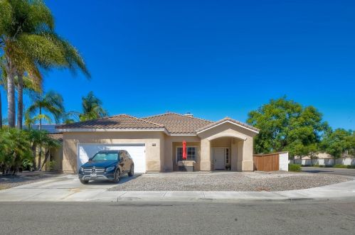 3936 Estancia Dr, Oceanside, CA 92058-7984