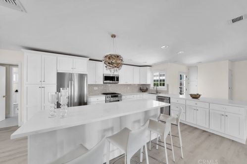 5771 Heil Ave, Huntington Beach CA  92649-3771 exterior