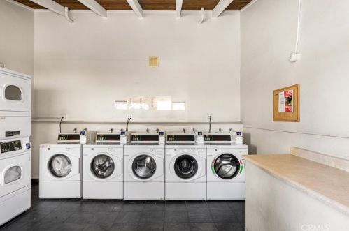 1040 Macarthur Blvd, Santa Ana CA  92707-4675 exterior