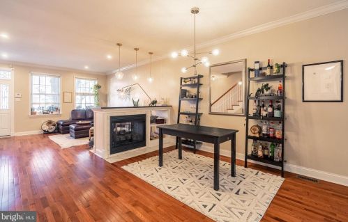 1540 Christian St, Philadelphia, PA 19146-2113