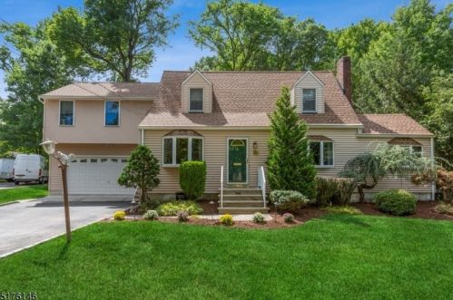 1240 White Oak Rd, Scotch Plains, NJ 07076-4644