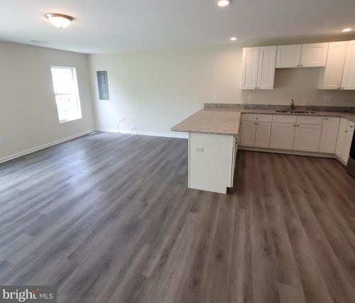 135 Higgs Blvd, Charles Town WV  25414-1715 exterior