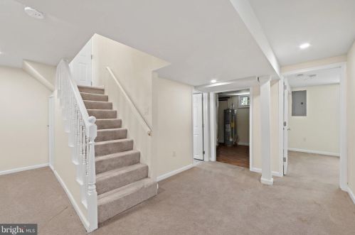 15906 Donald Curtis Dr, Woodbridge VA  22191-4250 exterior
