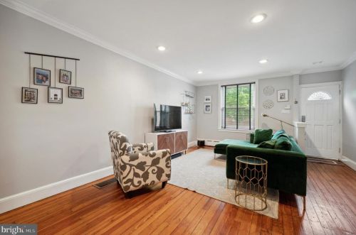 1013 Greenwich St, Philadelphia PA  19147-6320 exterior