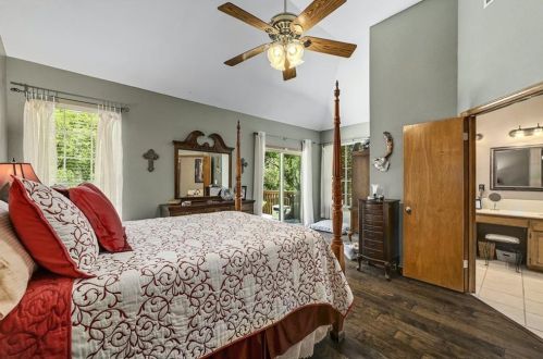 3918 Caney Crk Rd, Austin TX  78732-2216 exterior