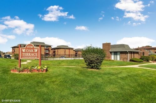 15712 Terrace Dr, Oak Forest, IL 60452-2960