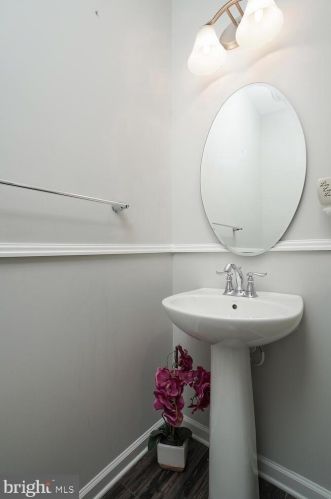 26 Sundance Dr, Trenton NJ  08619-3967 exterior